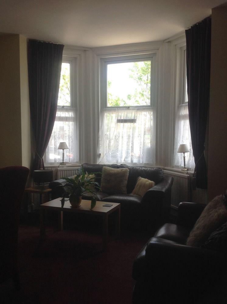 Cleasewood Hotel