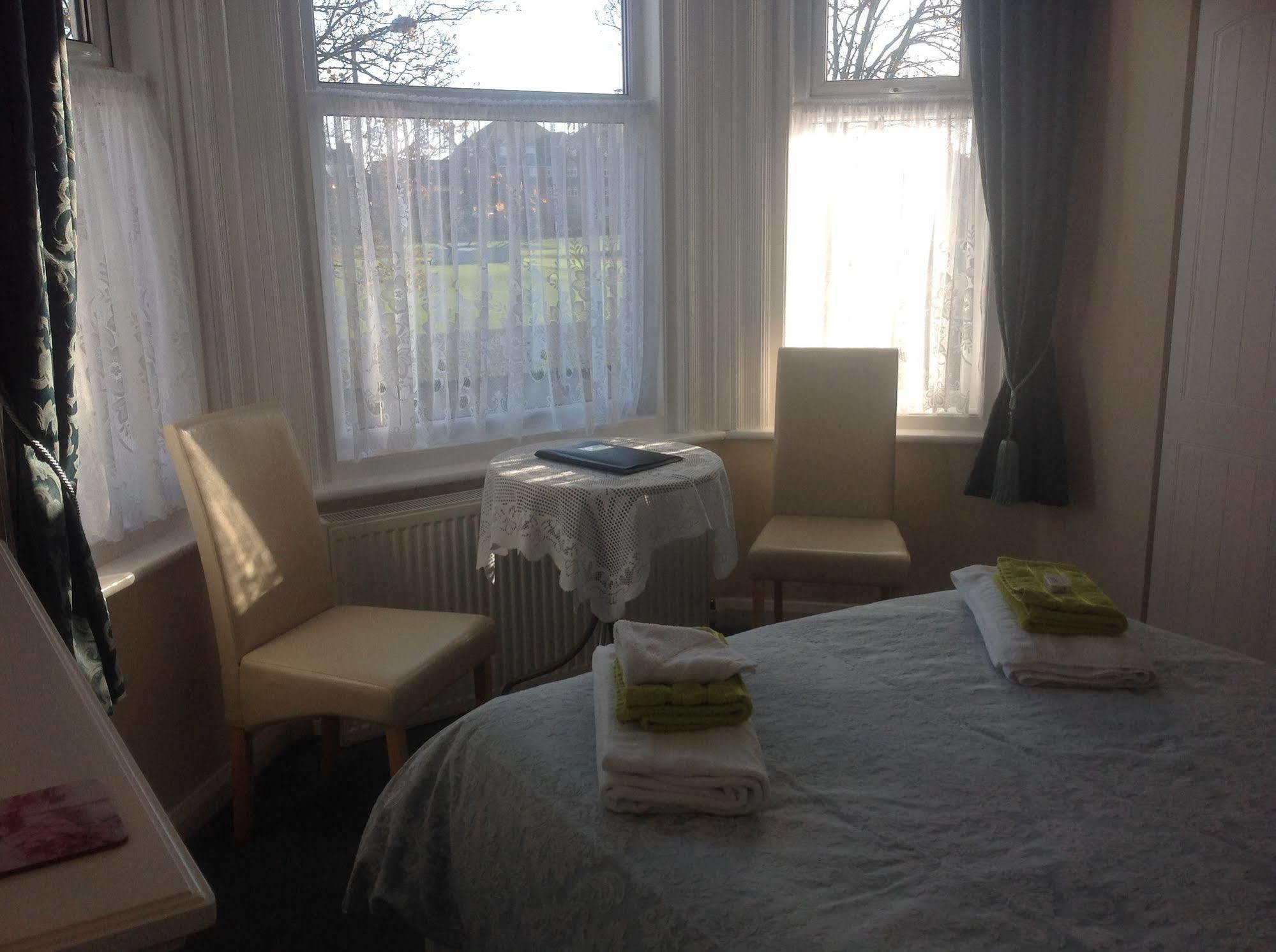 Cleasewood Hotel 4*