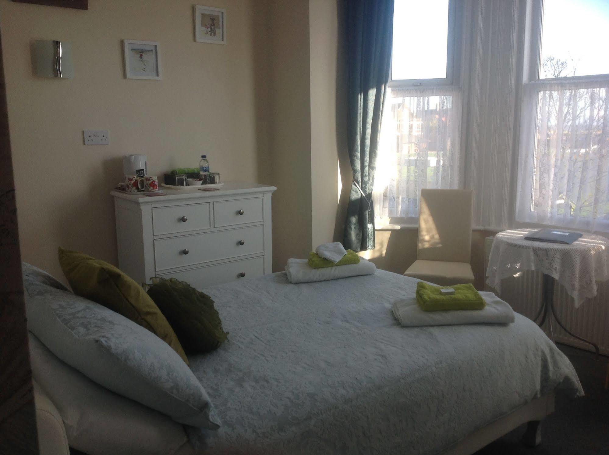 Cleasewood Hotel 4*